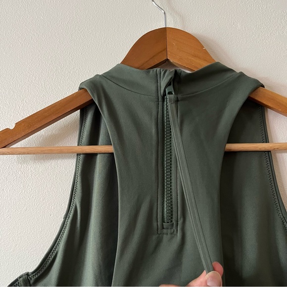 Athleta Maldives Sport Longline Bikini Top - Picture 7 of 12